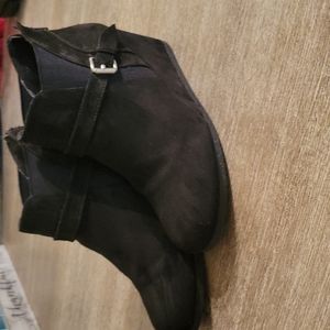 Girls boots size 5 in kids